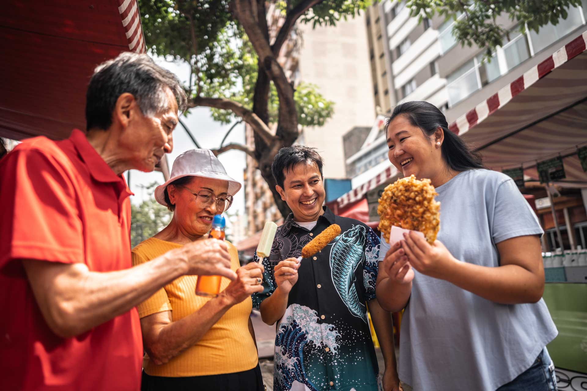 Street Market & Food Tour